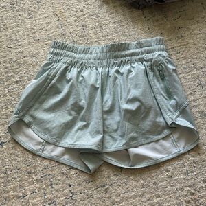 Lululemon Tracker Shorts 4”